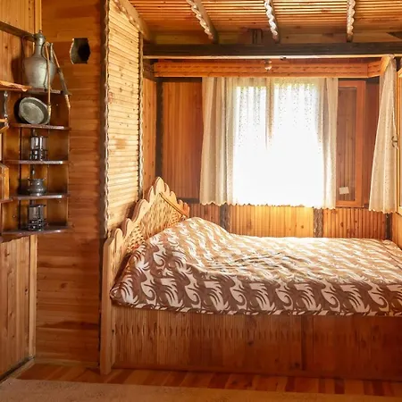 Feslikan Chalet